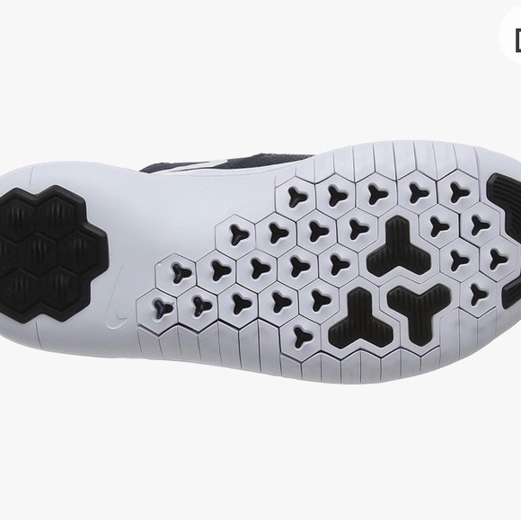 Women’s black Nike FREE TR 7 sneakers. Women’s 7, Men’s 5. Good condition. - Picture 3 of 8